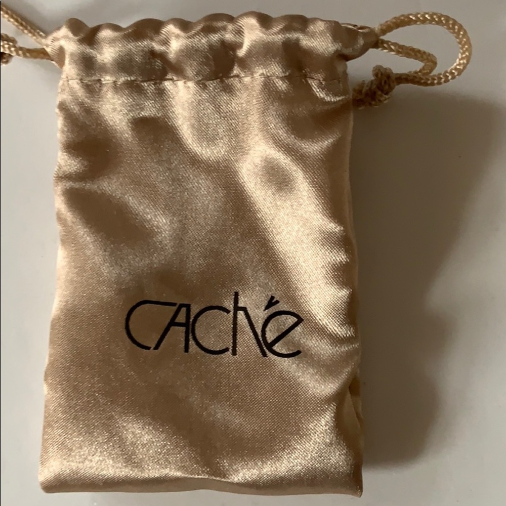 Cache earrings - Picture 3 of 3